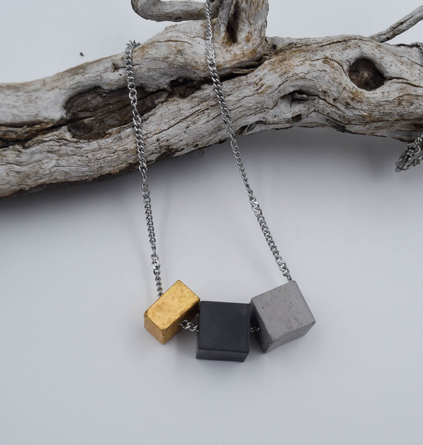 Concrete cube modern necklace, with 24 k gold leaf, geometric minimalist pendant, pendant bijoux en beaten