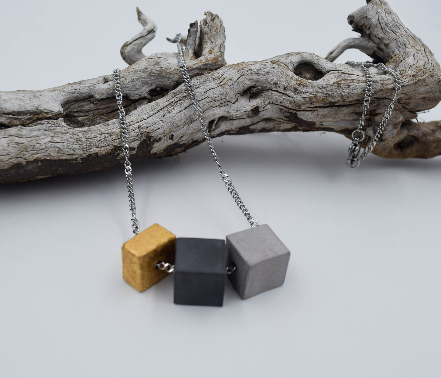 Concrete cube modern necklace, with 24 k gold leaf, geometric minimalist pendant, pendant bijoux en beaten