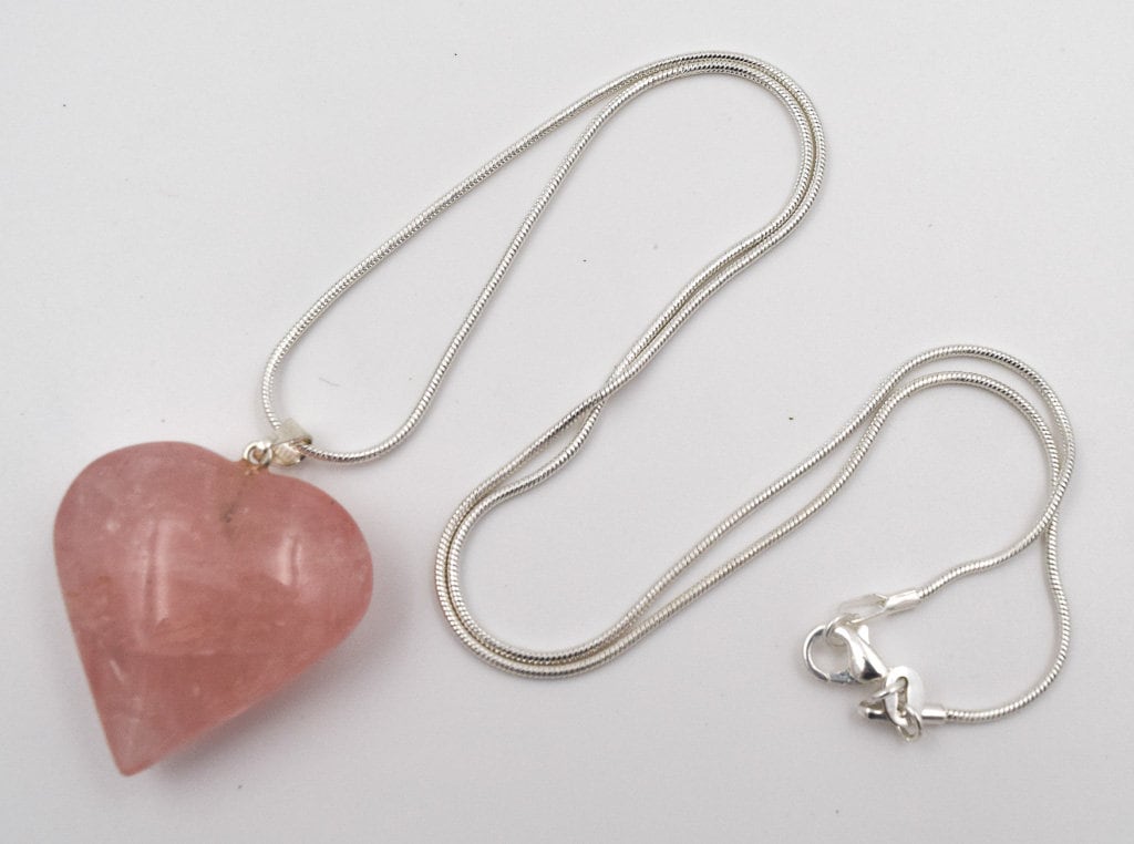 Rose quartz heart necklace, heart pendant, healing jewelry, crystals necklace, lovely pendant, gifts for her, valentine&#39;s gift, mom&#39;s gift