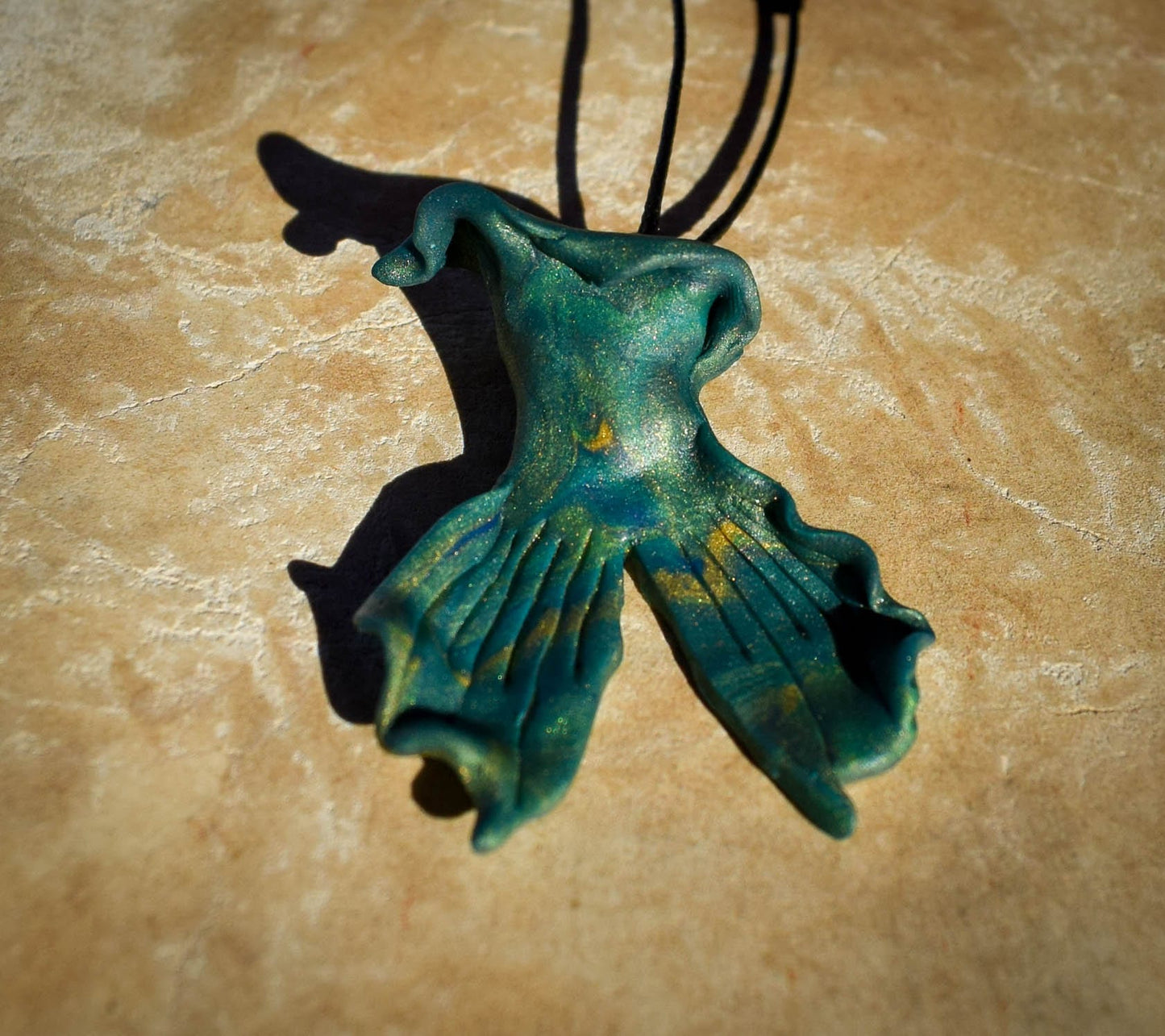 Oil diffuser necklace, aromatherapy Green mermaid tail necklace, marbled polymer Clay by Wikandah